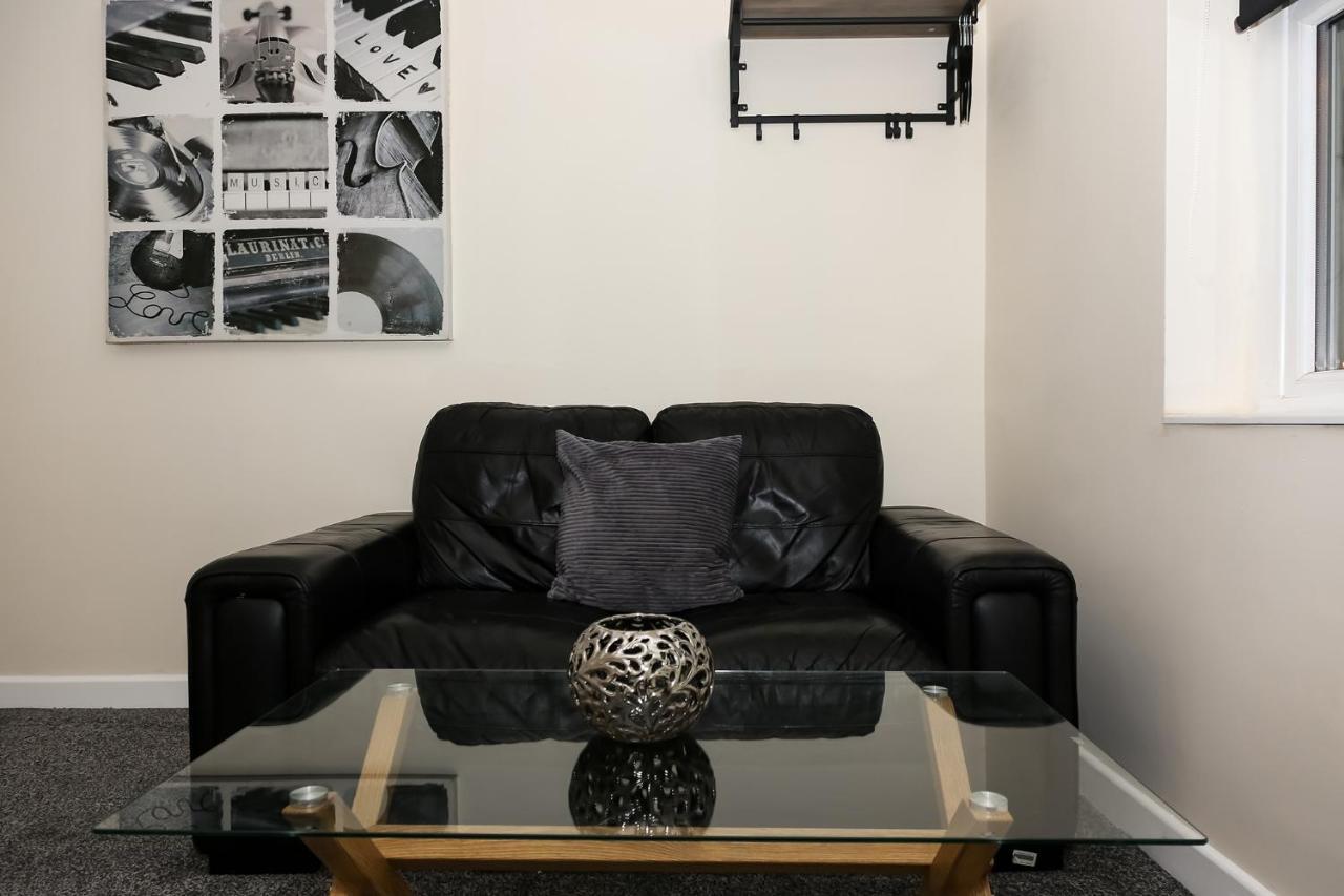 Alexander Apartments Rooms 1 Съндърланд Екстериор снимка