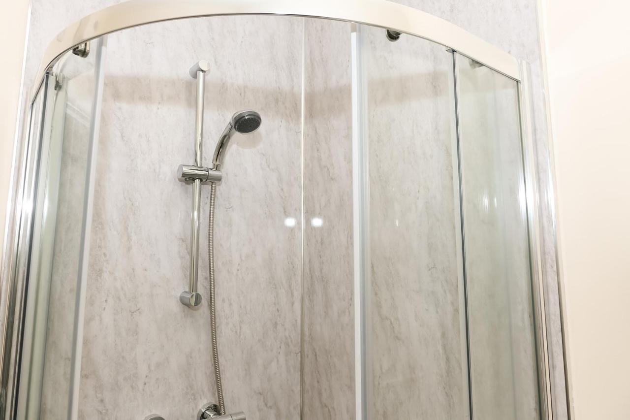Alexander Apartments Rooms 1 Съндърланд Екстериор снимка